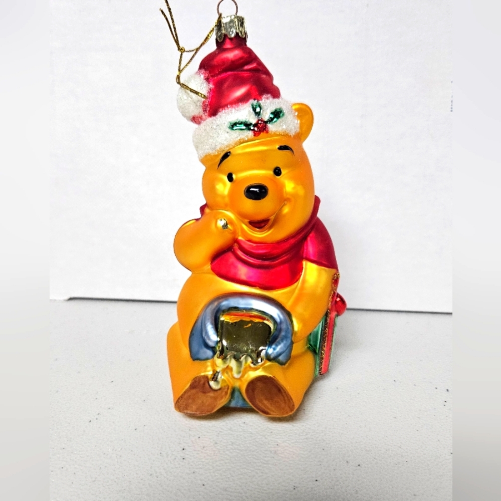 Disney Winnie the Pooh Handblown glass ornament